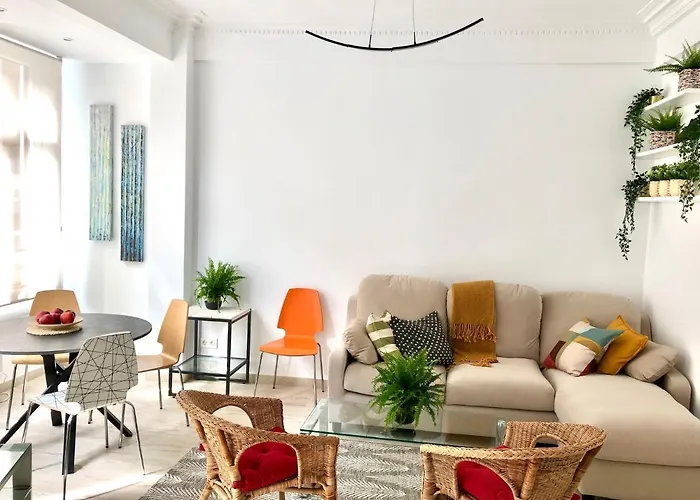 Foodies Location. Surf. Netflix . 3 Bdr Апартаменти *