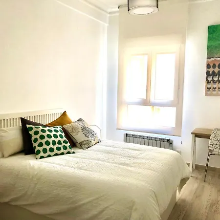 Foodies Location. Surf. Netflix . 3 Bdr San Sebastián