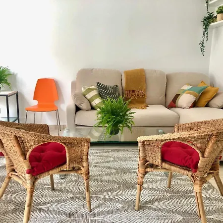 Foodies Location. Surf. Netflix . 3 Bdr Lejlighed *