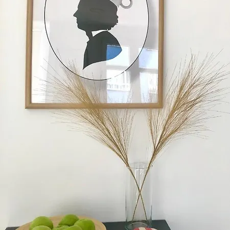 Foodies Location. Surf. Netflix . 3 Bdr * San Sebastian