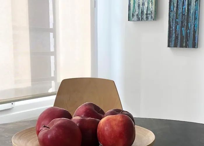 Foodies Location. Surf. Netflix . 3 Bdr * San Sebastian