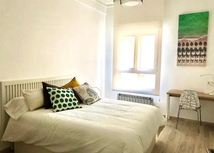 Foodies Location. Surf. Netflix . 3 Bdr San Sebastián