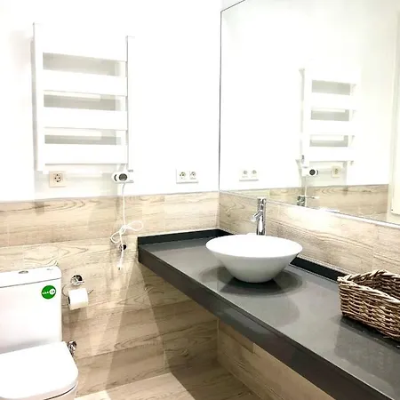 Foodies Location. Surf. Netflix . 3 Bdr شقة