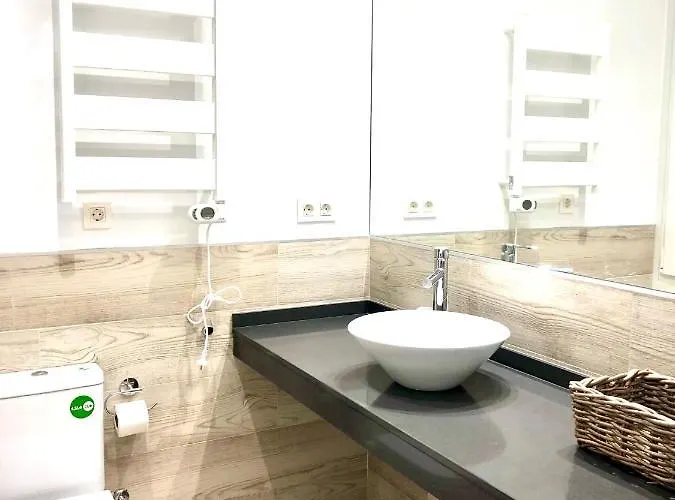 Foodies Location. Surf. Netflix . 3 Bdr Appartement